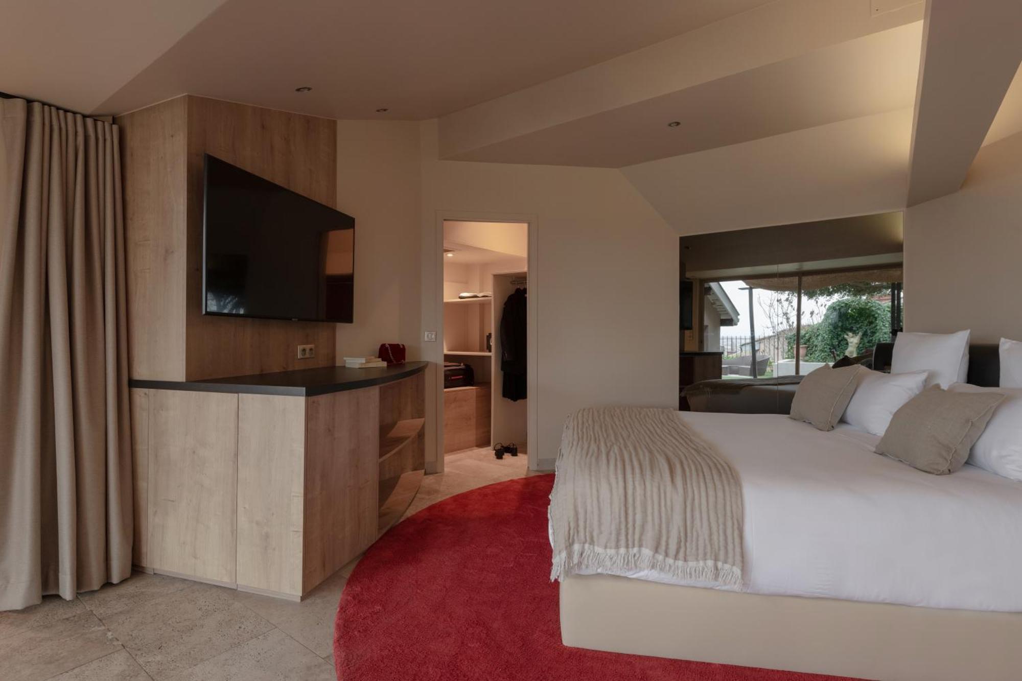 Mihotel Le Gourguillon Hotel